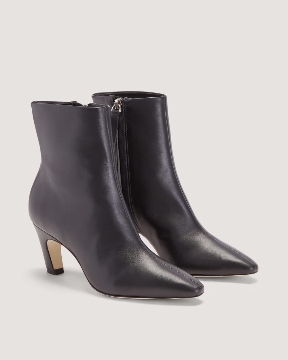 The Short Banana Boot | Black