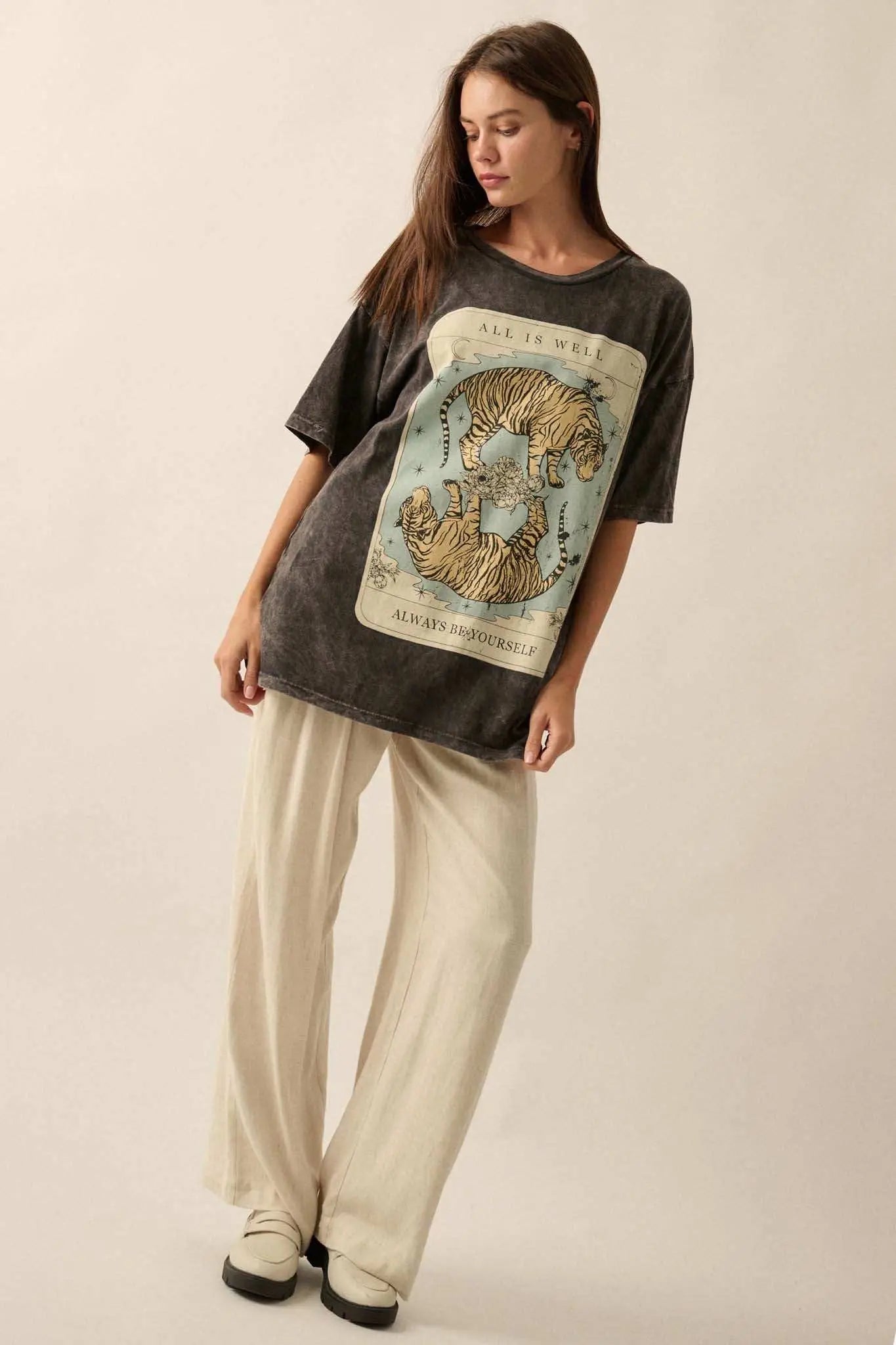 Tiger Tarot Oversized Vintage-Wash Graphic Tee