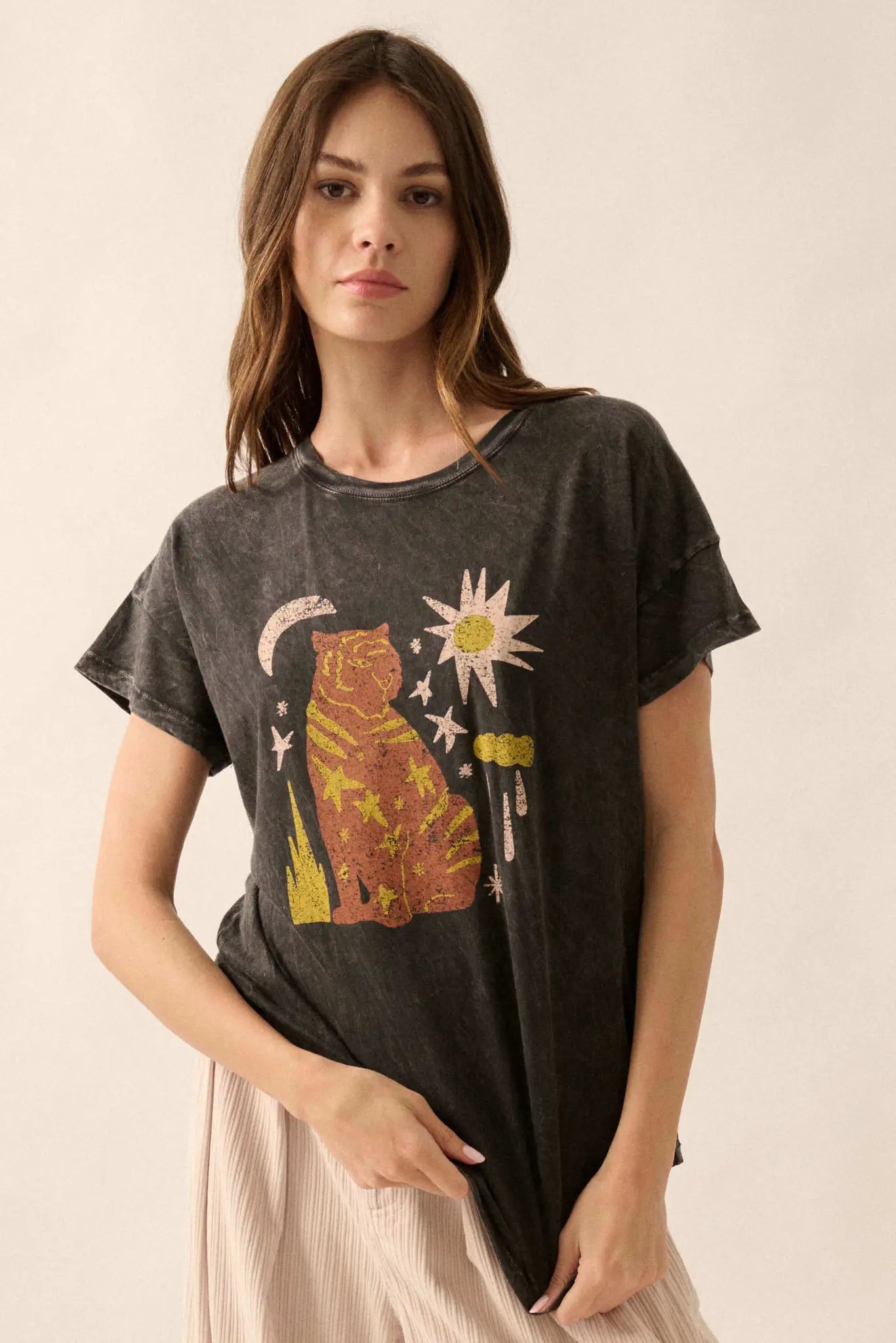 Timeless Tiger Vintage-Wash Graphic Tee