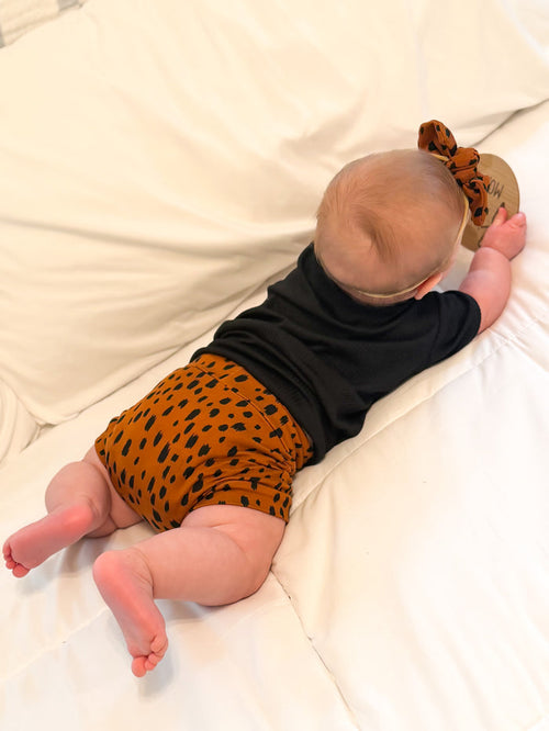 Black Ribbed and Tan Brush Spots Summer Lounge Set | Dudis Design